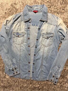 GUESS Light Wash Denim Shirt - Classic Button-Up